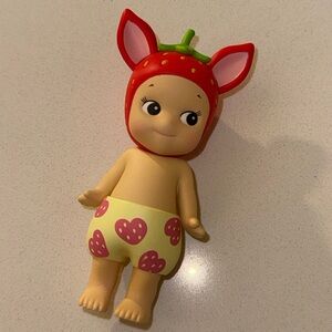 Sonny Angel Authentic Strawberry Love Fawn